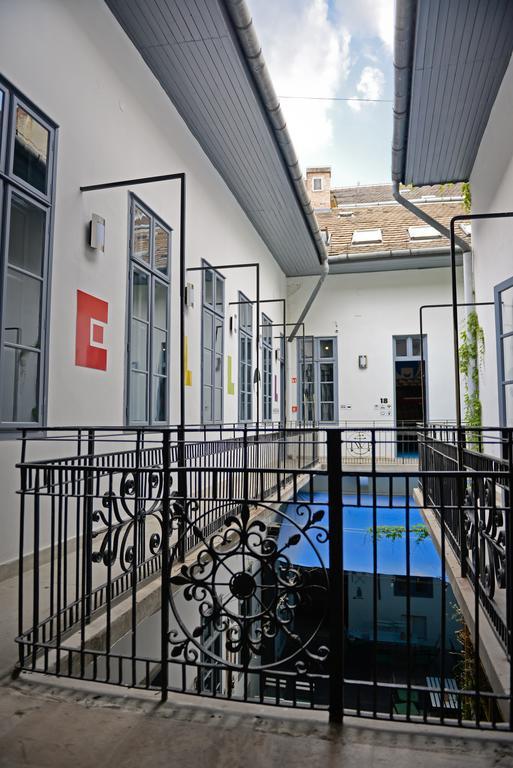 Lol Boutique Hostel City Center Budapest Exteriör bild