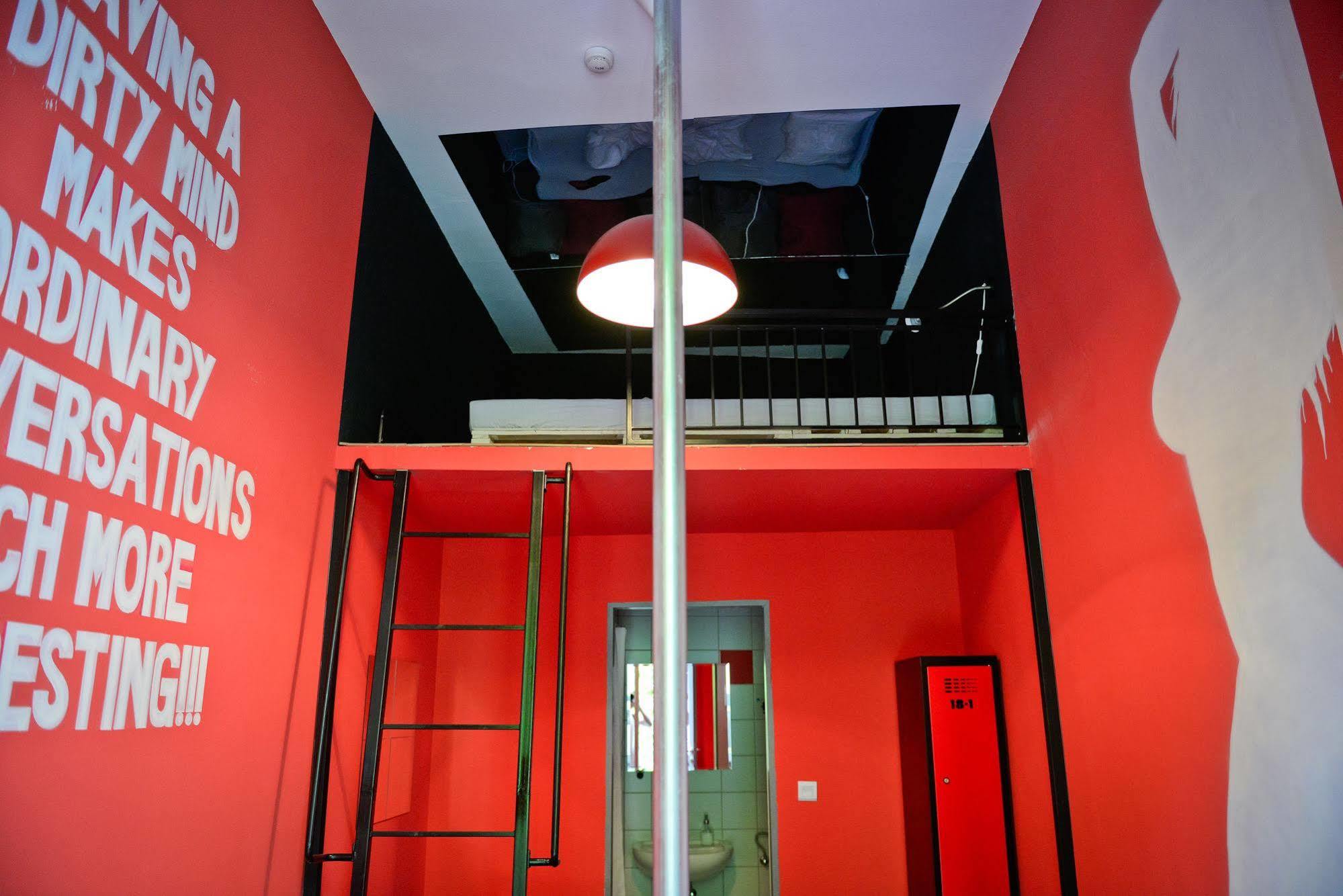 Lol Boutique Hostel City Center Budapest Exteriör bild